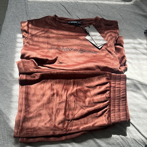 ASOS Other - NWT ASOS Threadbare lounge velour short set in brown (price is firm)